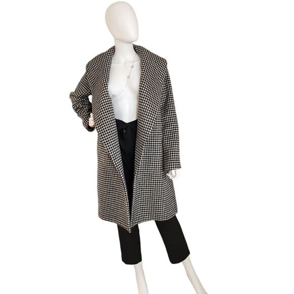 Ann Taylor  - Picture 8 of 15